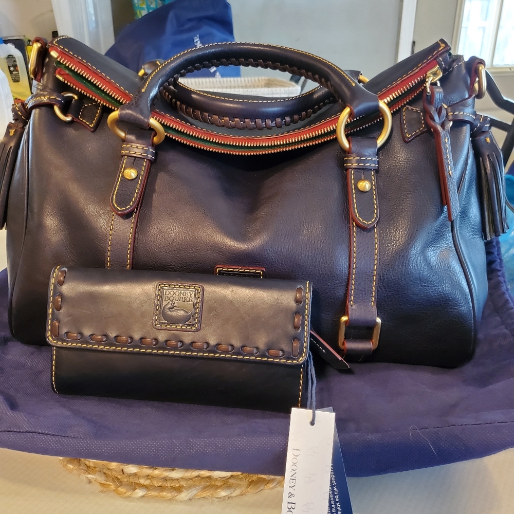 Dooney and Bourke florentine satchel size medium